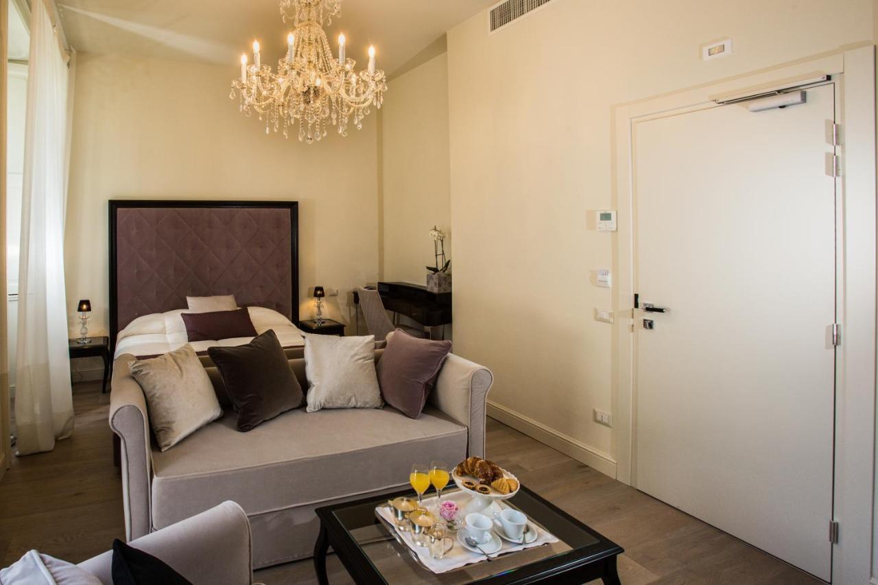 Boutique Hotel Villa Giulia Valmadrera Extérieur photo