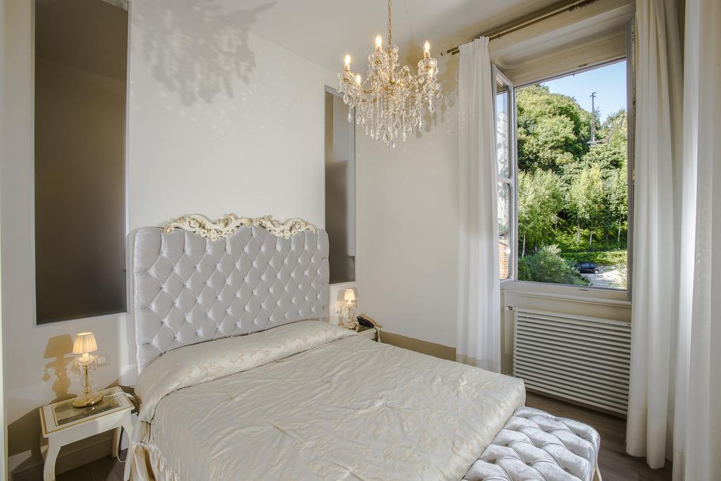 Boutique Hotel Villa Giulia Valmadrera Extérieur photo
