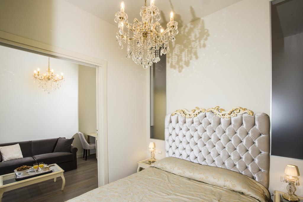 Boutique Hotel Villa Giulia Valmadrera Extérieur photo